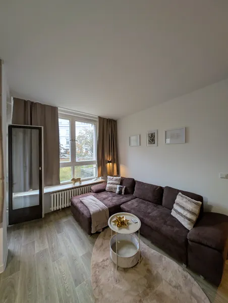 2-ZimmStilvoll möblierte Wohnung am Kurfürstendamm – befristet mit Verläer-Wohnung am Kurfürstendamm — photo 1